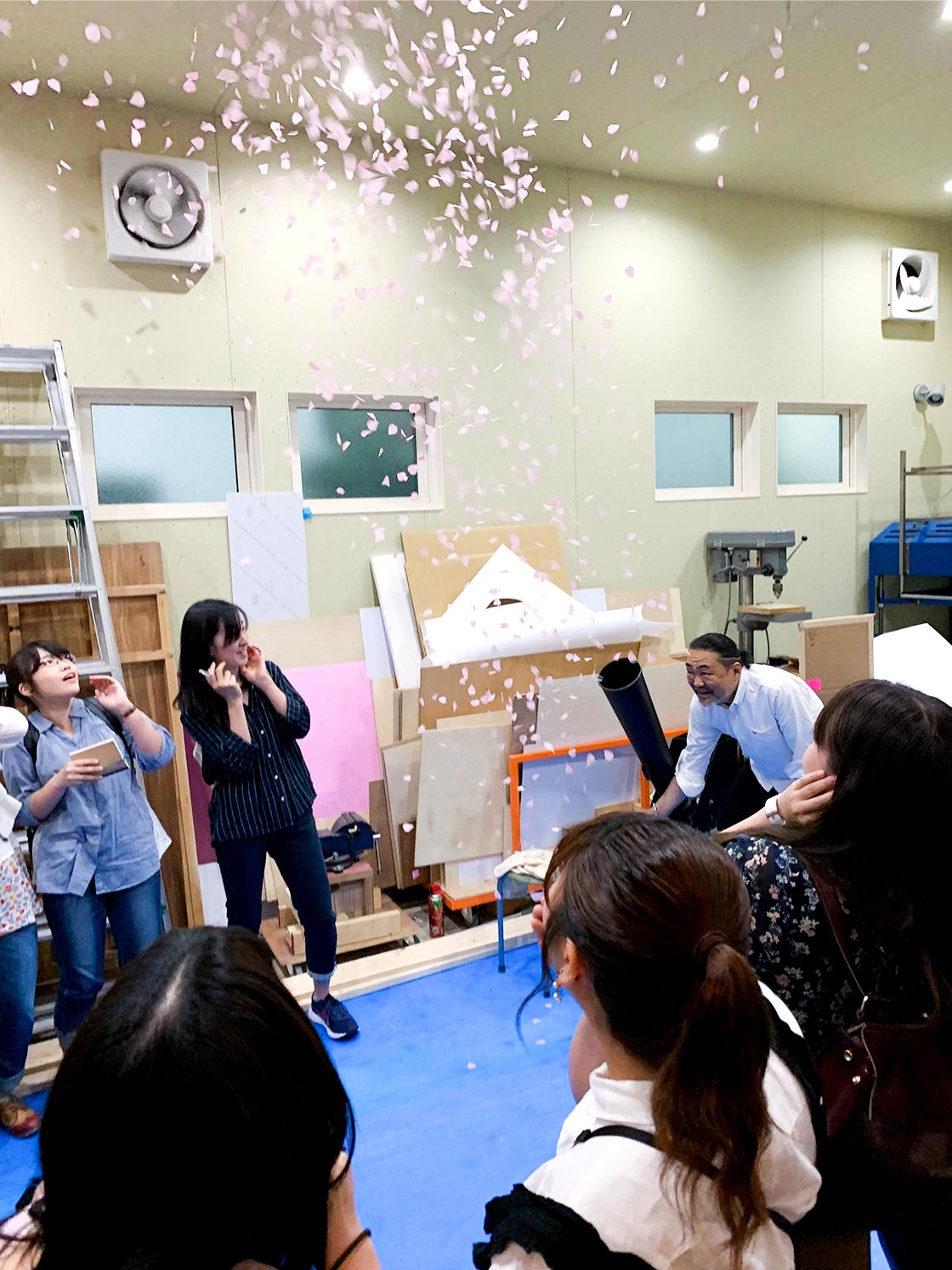 Mini Bluster showcase with students at Atelier Khaos studio